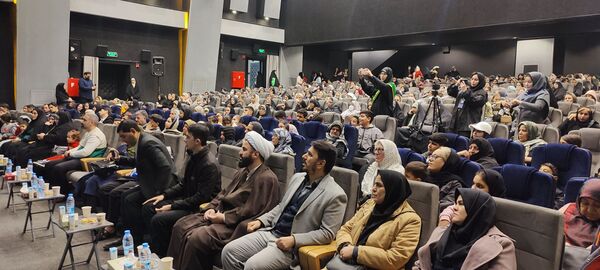 جشن پرنشاط «شکوه مادری، مهر پدری» در فرهنگسرای معلم شهرستان رباط کریم