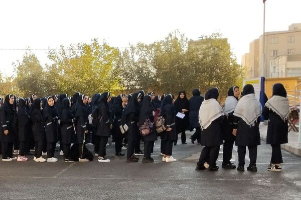 آیین نواختن زنگ سال تحصیلی جدید در قرچک