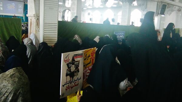 حضور دانش آموزان در نماز جمعه کاشمر