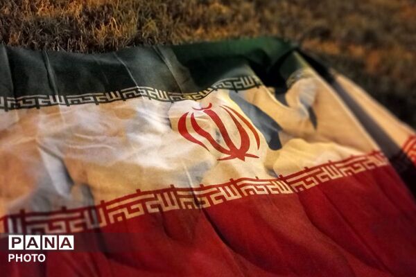 حضور مردم قرچک مخصوصا کودکان در تجمع روز جمهوری اسلامی، پررنگ تر از همیشه