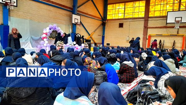 جشن ولادت حضرت زهرا(س) و روز مادر در مدرسه شاهد «عصمت» ناحیه ۳ کرج 
