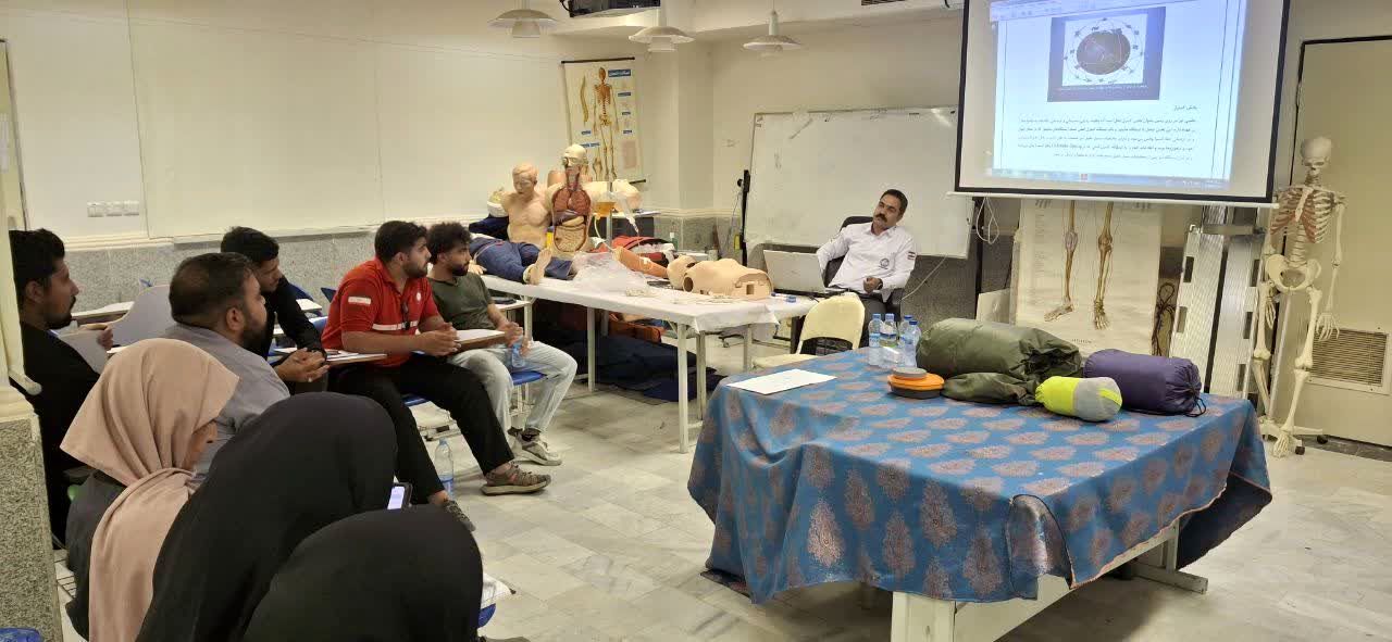 برگزاری دوره تخصصی پیمایش و ناوبری در عملیات‌های امداد و نجات در بم