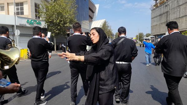 مراسم وداع مردم قهرمان پرور با پیکر پاک جاسم دلاوری در قائمشهر