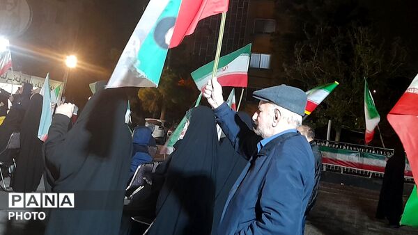 نگاهی بر پاتوق جوانان در چهل و ششمین شب از اجتماعات مردمی 