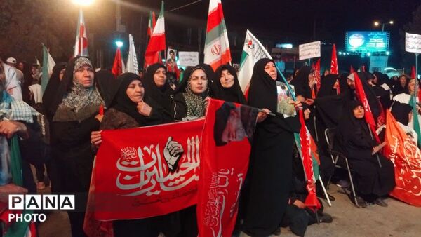  دویست و سومین شب تجمعات «بیعت با رهبری» در نورآباد با تجدید میثاق و نماز استغاثه 