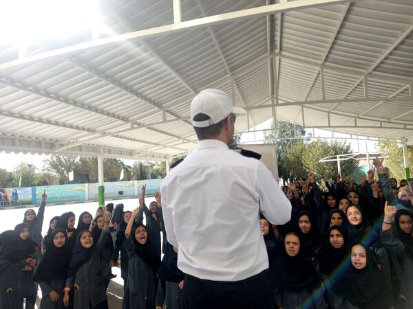 گرامیداشت هفته نیروی انتظامی در دبستان فرهنگ فرازمند