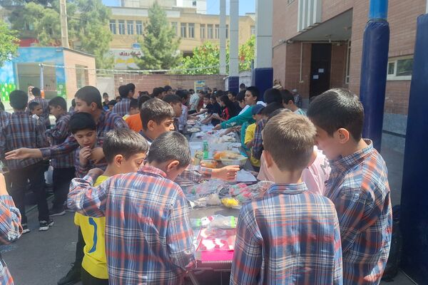 برگزاری بازارچه کسب و کار دانش‌آموزی با مهارت کسب و کار و درآمد و استقلال مالی
