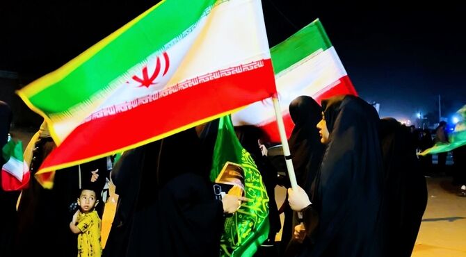 نورِ حضور؛ تصاویری از عشق و وفاداری در عنبرآباد