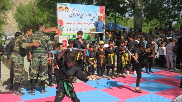 همایش بزرگ پیاد‌ه‌روی خانوادگی در شهرستان بن