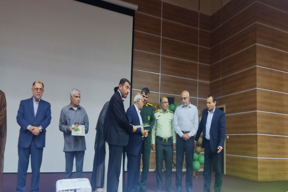 تجلیل از معلمان نمونه شهرستان گناوه