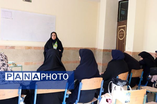 دوره تربیت مربی پیشتاز سازمان دانش‌آموزی شهرستان رباط‌کریم