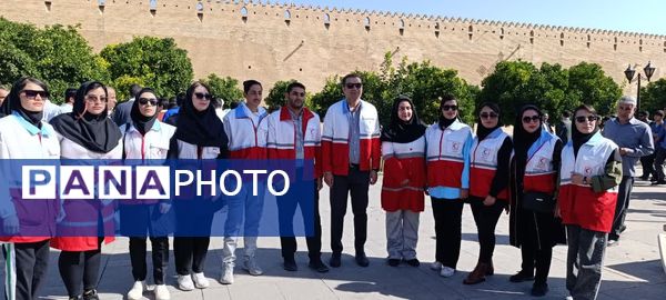 خروش استکبار ستیزی دانش‌آموزان شیرازی