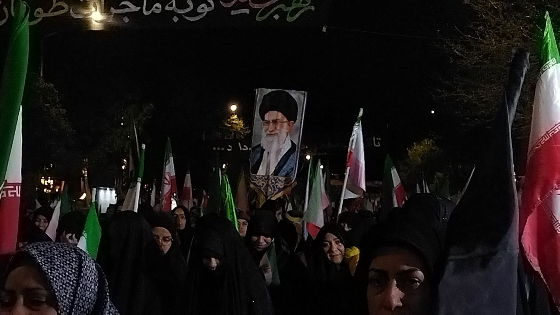 چهل روز ، چهل شب ؛ مردم نیشابور عزادار رهبر شهید و شهدای میناب هستند -۱