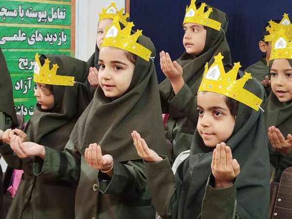 طلوع شکوفه‌های امید در دبستان نخبگان 