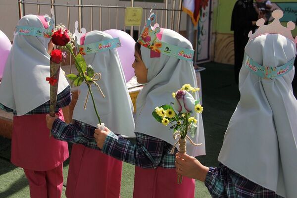 جشن شکوفه‌ها در مدارس بهارستان‌دو؛ آغاز سفری تازه برای کلاس اولی‌ها