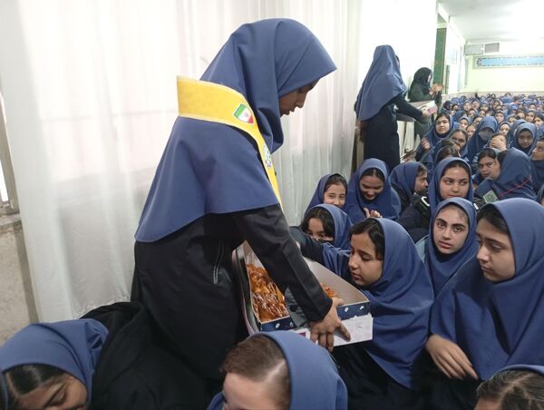 جشن نیمه‌شعبان در دبیرستان دکتر جواد حداد۲ ناحیه پنج مشهد