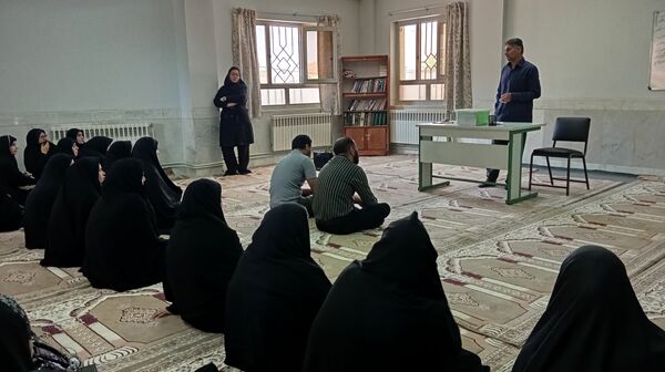ارتقای مشارکت اولیا و مربیان در هنرستان حضرت زهرا (س) بن