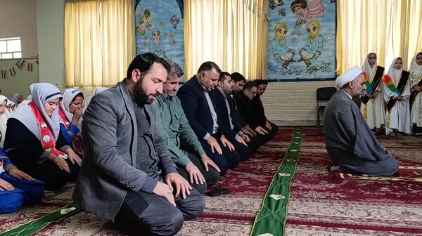 نماز مهمترین اولویت در مسائل تربیتی مدرسه
