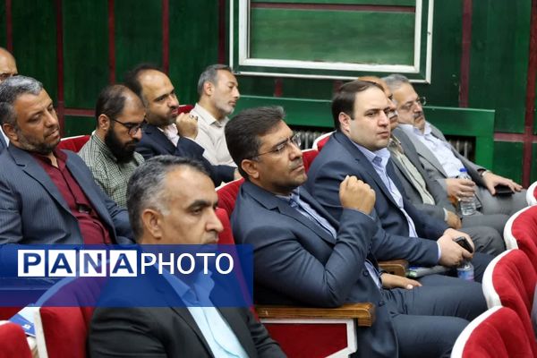 دیدار مدیرکل مدارس غیر دولتی وزارت آموزش و پرورش با مسئولان مدارس غیر دولتی استان یزد