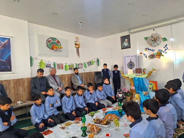 جشن کتابنوش در ناحیه۶ مشهد