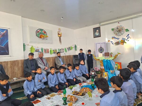 جشن کتابنوش در ناحیه۶ مشهد