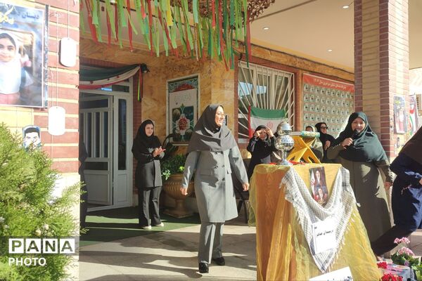 آیین بازگشایی مدرسه در دبیرستان شاهد کوثر شهرستان رباط‌کریم