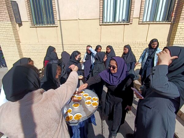 بوی گلاب و بهشت در آفرینش پردیس پیچید؛ یاد بانوی دو عالم زنده شد