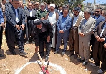 آئین کلنگ زنی مدرسه ۶ کلاسه در روستای نوروز آباد 
