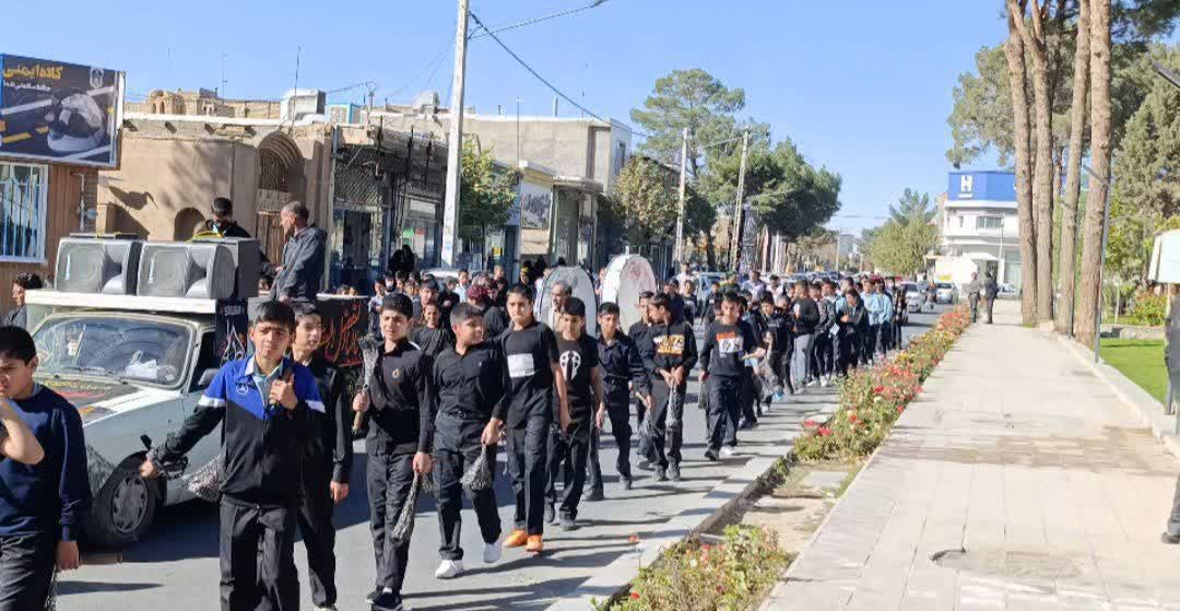 برپایی هیئت عزاداری دانش‌آموزی «قاسم ابن الحسن(ع)» در دبیرستان رئیس‌زاده خلیل‌آباد