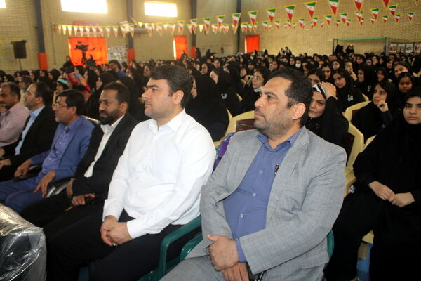 نواختن زنگ آغاز سال تحصیلی در دبیرستان شهیده سهام خیام  شاهد بوشهر