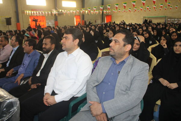 نواختن زنگ آغاز سال تحصیلی در دبیرستان شهیده سهام خیام  شاهد بوشهر
