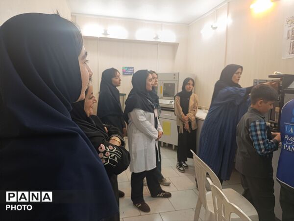 تقدیر از برترین‌های نانوفناوری دبیرستان اهل‌البیت (ع) ناحیه 4 کرج  در پژوهش‌سرای ملاصدرا