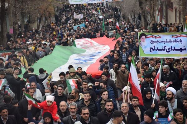  لبیک ملت ایران به فرمان رهبری