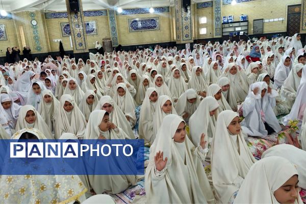 آغاز فصل بندگی دانش‌آموزان قرچک در جشن تکلیف