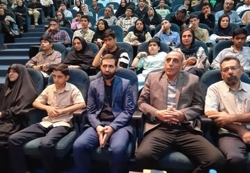 جشن ستارگان ویژه دانش‌آموزان ورودی جدید دبیرستان ماندگار ادب
