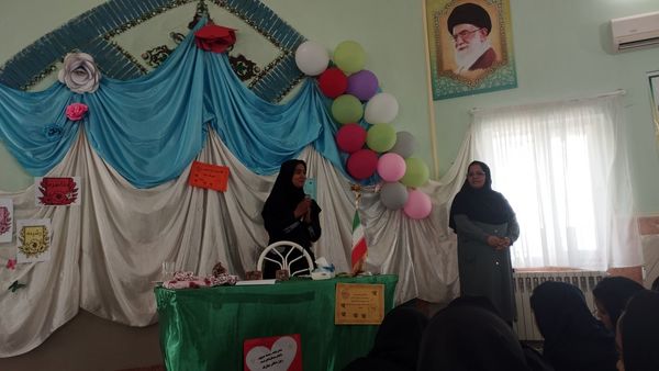 برگزاری مراسم روز دختر در هنرستان خاور عسکری 