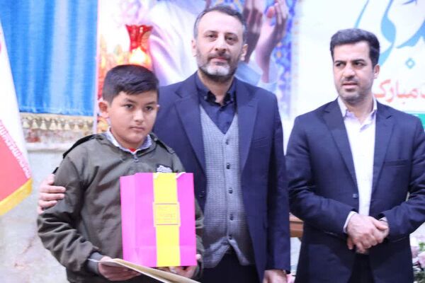 جشن عبادت و بندگی ۱۰۰۰ دانش‌آموز پسر اسلامشهری