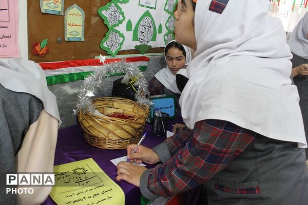 انتخابات شورای دانش‌آموزی در مدرسه هجرت ورامین با حضور مسئولان آموزش‌وپرورش