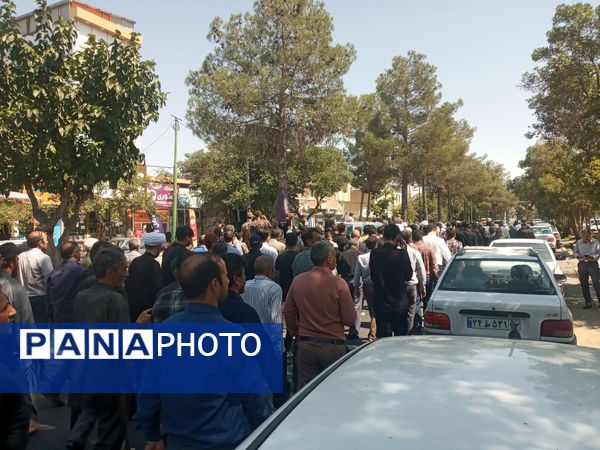 تشییع پیکر پرافتخار شهید علی اکبر صانعی جانباز ۷۰ درصد جنگ تحمیلی