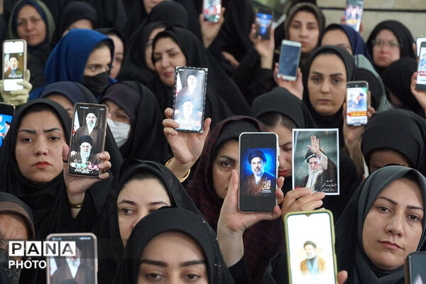 بیعت فرهنگیان شهرستان بجنورد با سومین رهبر انقلاب 