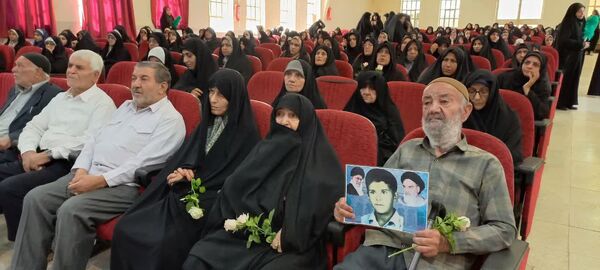 مراسم تکریم و نکوداشت مادران، همسران و فرزندان شهدا در شهرستان فلاورجان
