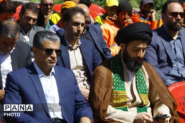 تجلیل از کارگران و زحمت کشان خدمات شهری و فضای سبز شهرداری فیروزکوه 