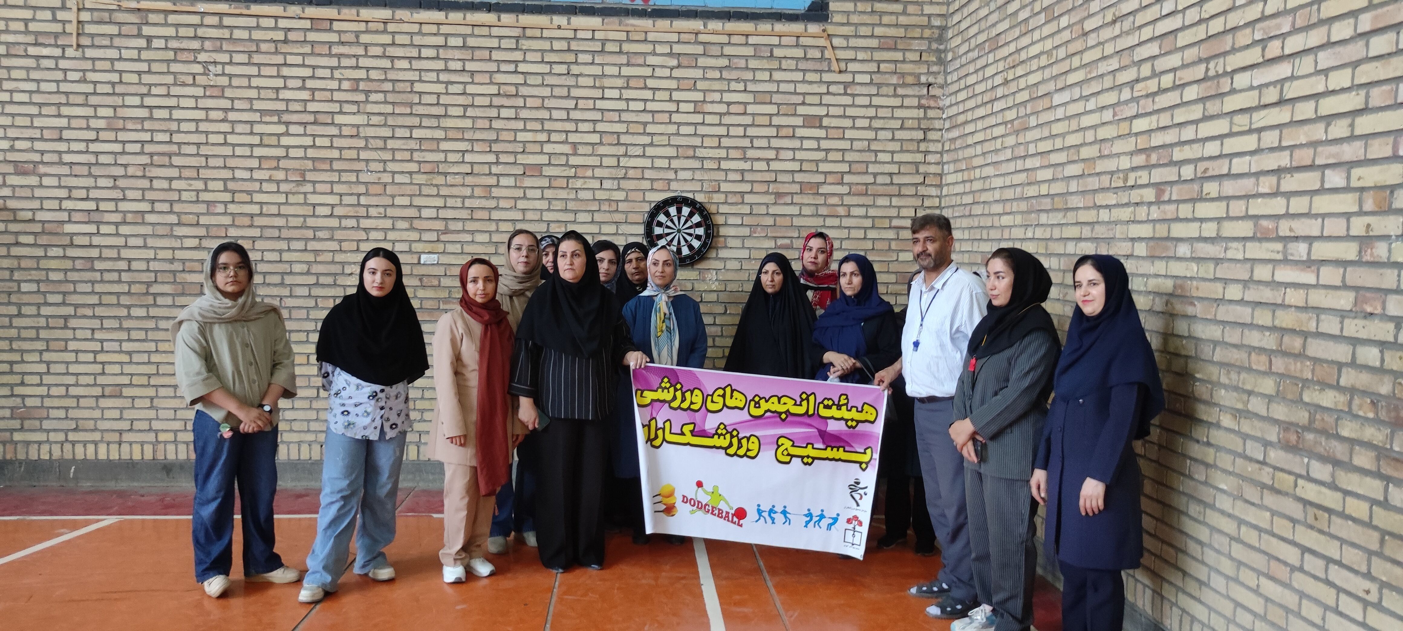 برگزاری دوره های ورزشی دارت ،طناب کشی و داژبال در اوقات فراغت تابستان در شیروان 