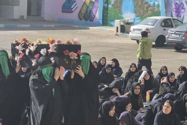 ویژه‌برنامه «یاس پهلو شکسته» در هنرستان الغدیر