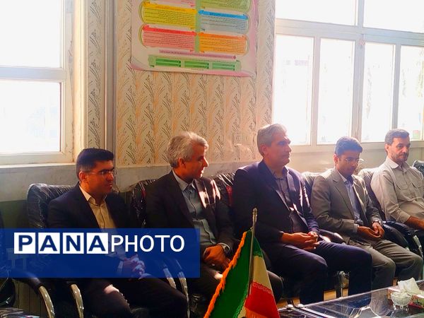 حضور مدیر آموزش و پرورش کاشمر در دبیرستان پسرانه میثاق