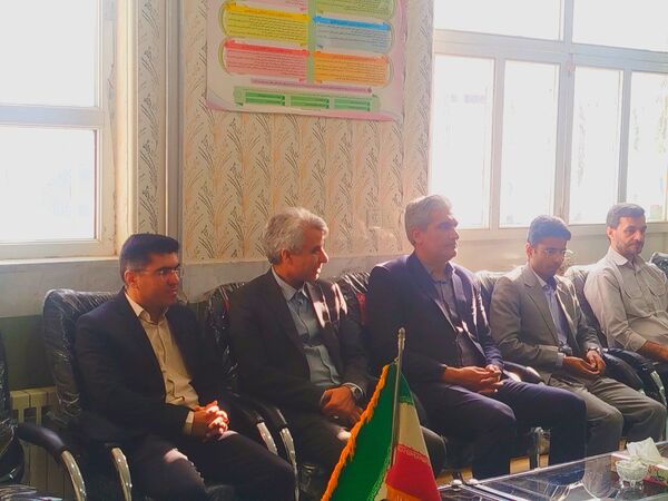 حضور مدیر آموزش و پرورش کاشمر در دبیرستان پسرانه میثاق