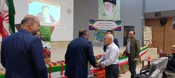 از نیمکت تا سنگر؛ قصه‌ پرواز نوجوانان عاشق