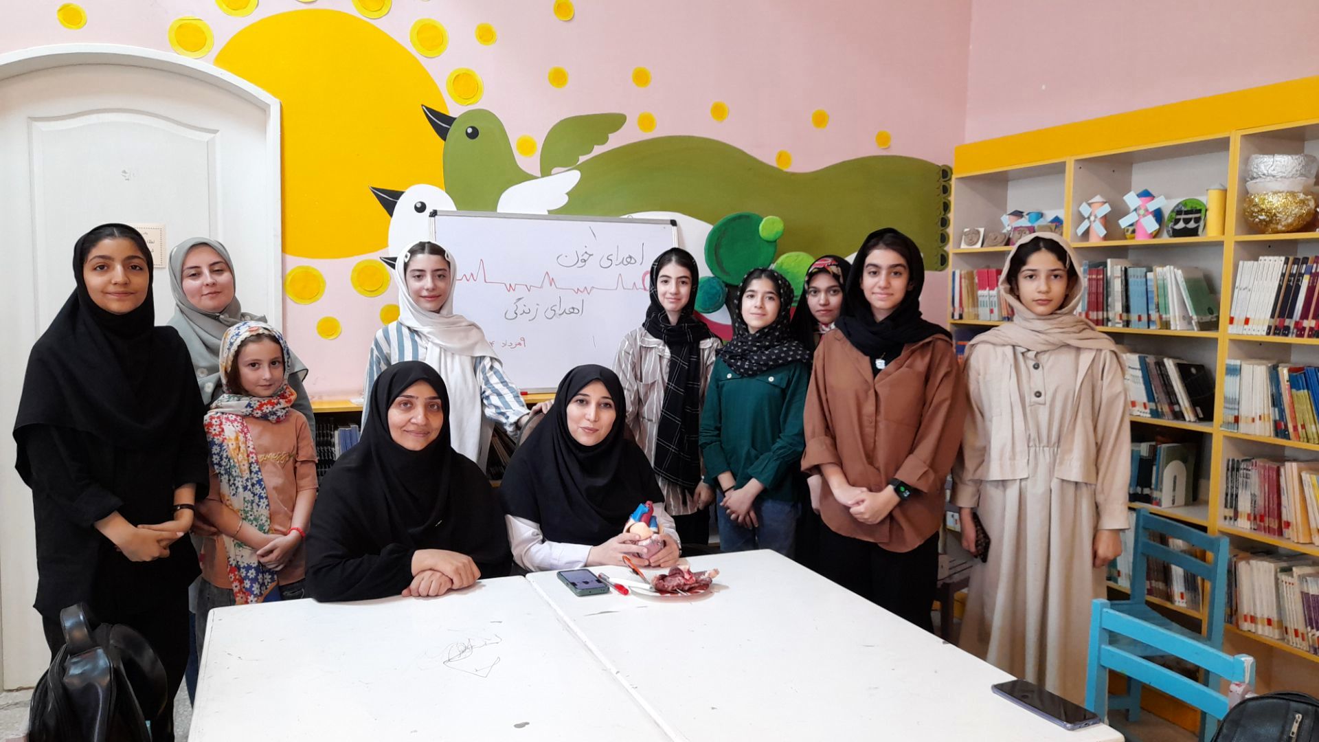  آموزش تعیین گروه خونی ویژه اعضای کانون پرورش فکری کودکان و نوجوانان در قم