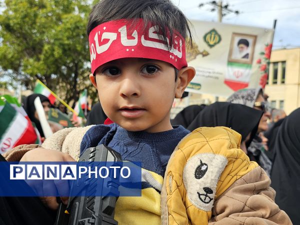 حضور پرشور دهه نودی‌های جهرمی در جشن انقلاب - 2