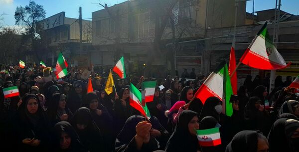 همبستگی یکبارچه مردم غیور و ولایتمدار شهرستان بروجرد در تشییع شهدای امنیت